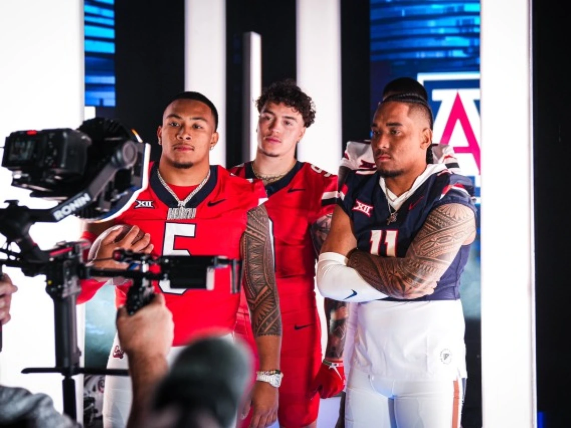 Jacob Manu, Gunner Maldonado and Noah Fifita pose for a photo